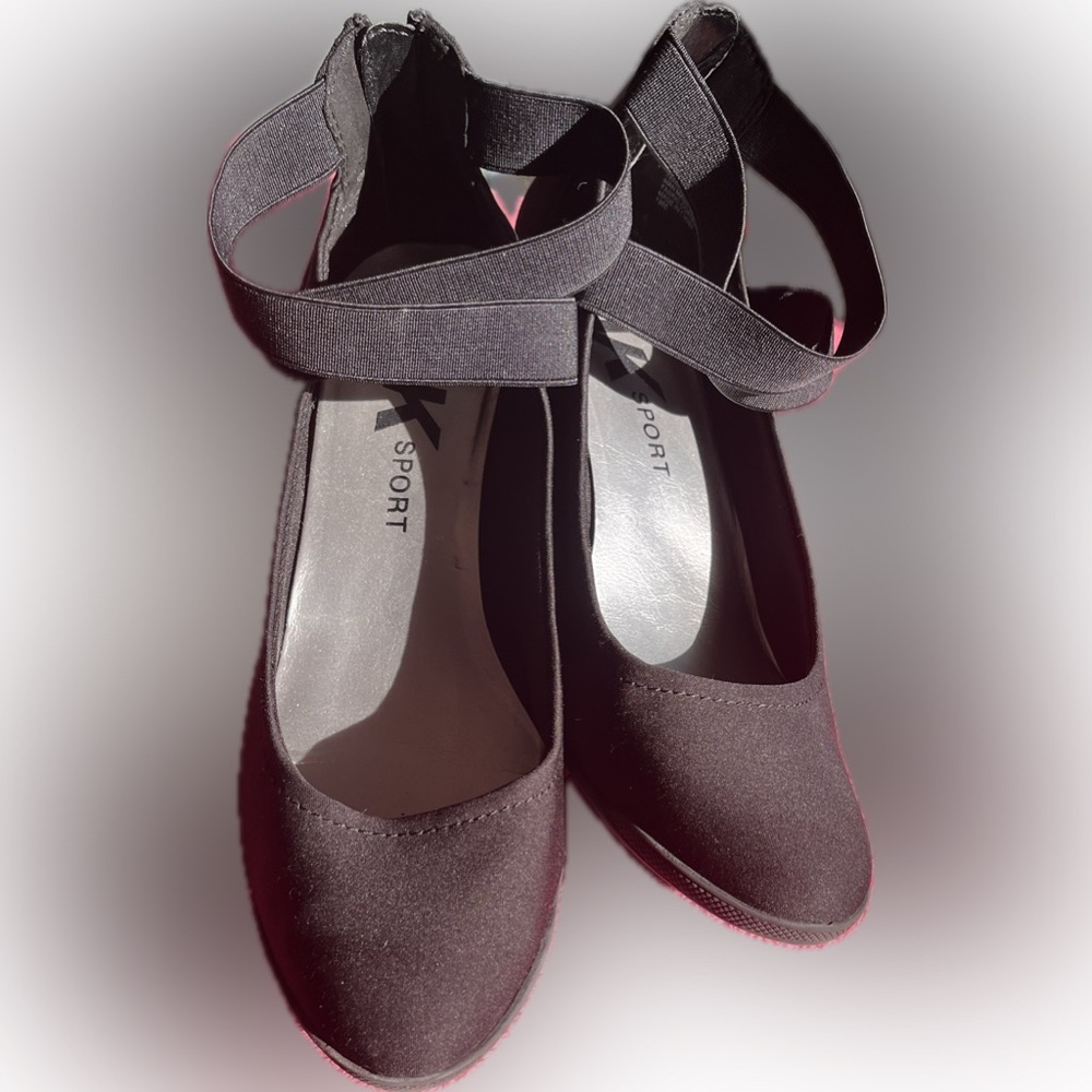 Super comfortable wedge shoes